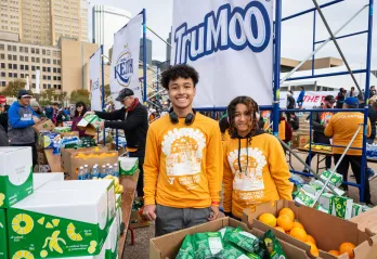 YMCA of Metropolitan Dallas Turkey Trot Volunteers