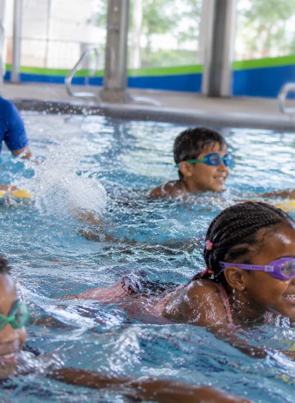 swim lessons children in pool