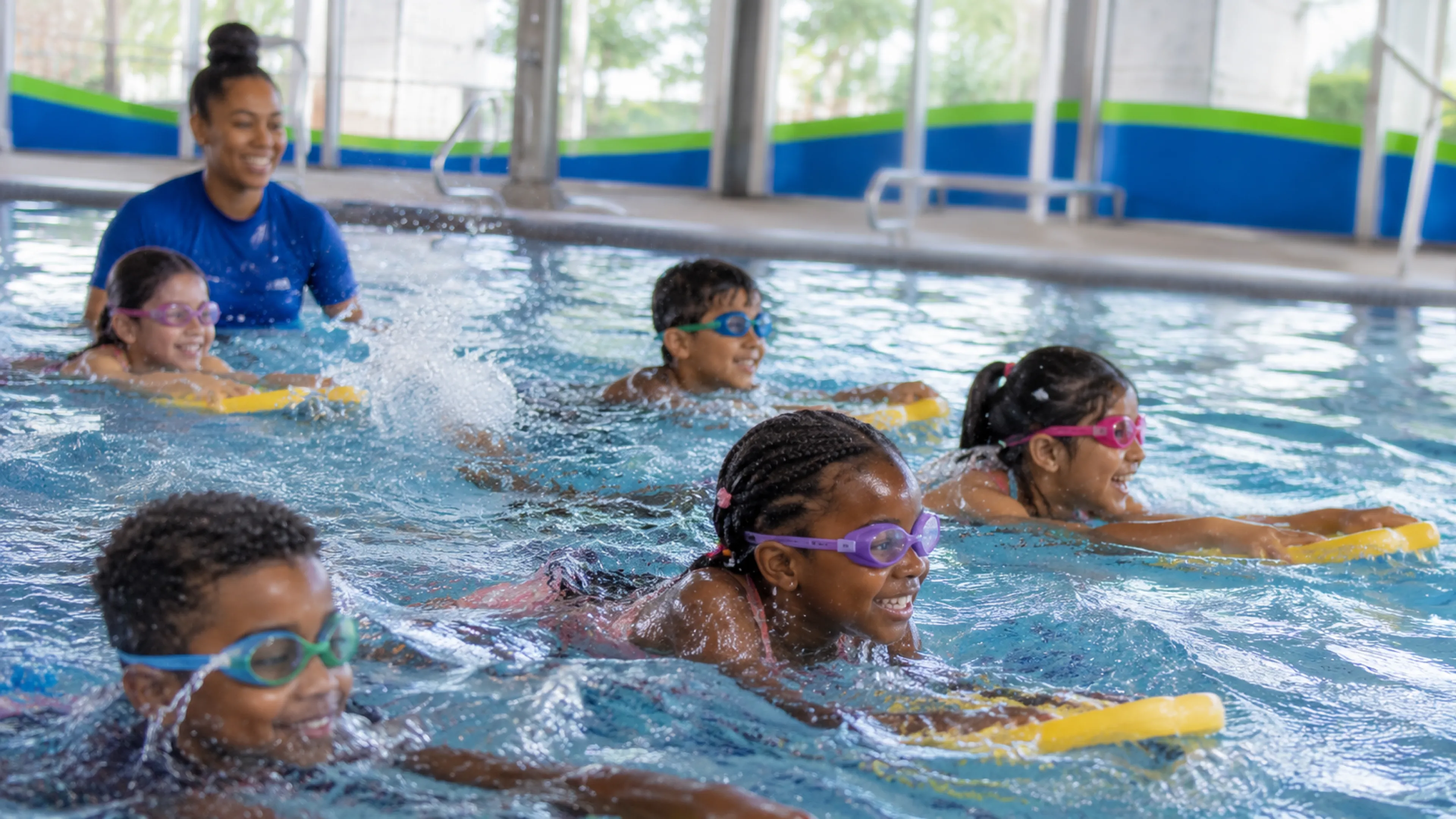 swim lessons children in pool