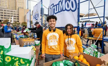 YMCA of Metropolitan Dallas Turkey Trot Volunteers